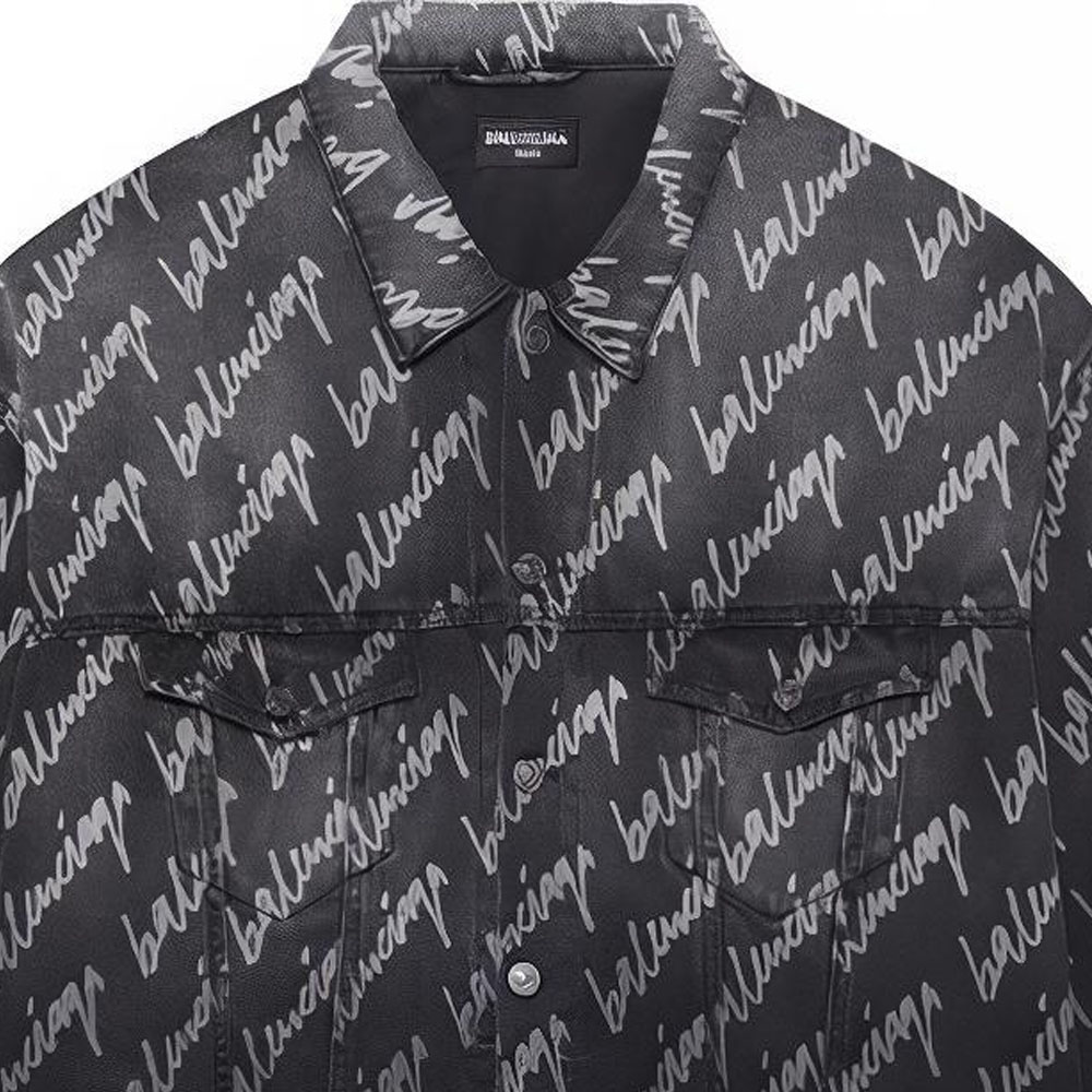 Sizing 발렌시아가 SS22 올오버 로고 프린트 그레이 데님 재킷. 681690TMW211052