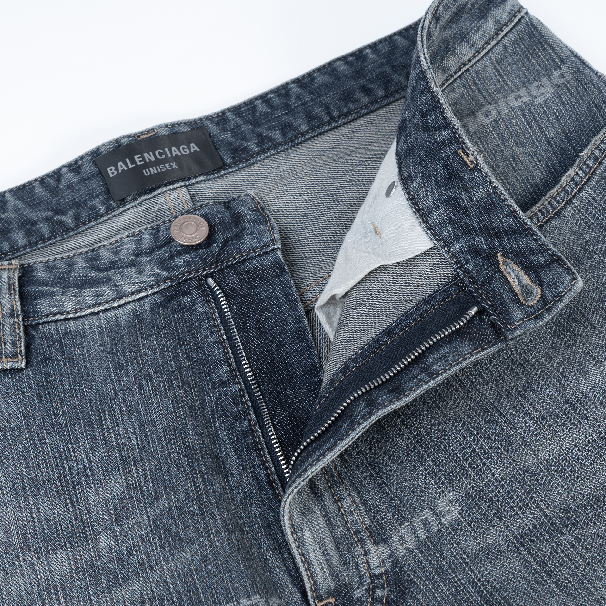 Balenciaga  Straight-Fit Blue Jeans with Logo Print and Button Pockets 745155TNW654036 圖 6