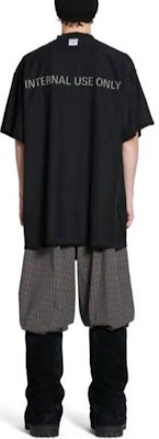 Balenciaga Alphabet Logo Crewneck T-Shirt Unisex Regular Fit Black. 787358TQVU21083 Purchase Balenciaga Alphabet Logo Crewneck T-Shirt Unisex Regular Fit Black. 787358TQVU21083