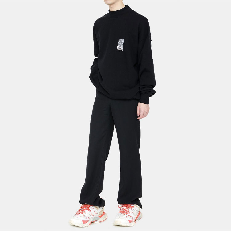 Shop Balenciaga Barcode Logo Hitam Sweatshirt Oversize Unisex Lengan Panjang. 652981TKVE61070