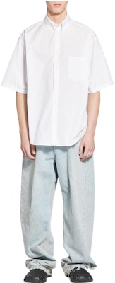 발렌시아가 BB 아이콘 FW22 화이트 릴랙스 핏 반팔 셔츠. 703845TMO409000 Lookbook 발렌시아가 BB 아이콘 FW22 화이트 릴랙스 핏 반팔 셔츠. 703845TMO409000