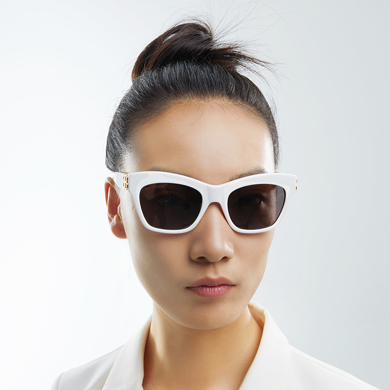 Balenciaga BB Logo Black Lenses White Frame Unisex Sunglasses. BB0132S-006 53 圖 5