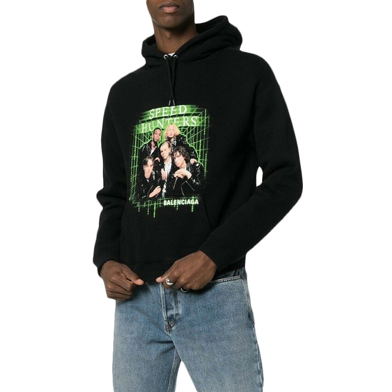 Shop バレンシアガ ブラック グラフィック レタープリント ユニセックス 長袖スウェットシャツ 556136TDV151000