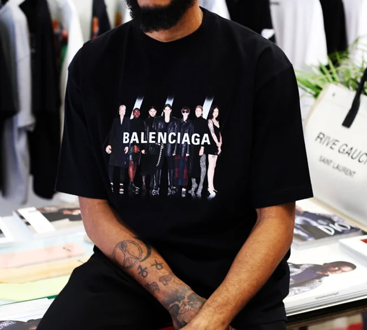 Balenciaga Black Logo Graphic Relaxed Fit Crewneck T-Shirt 620969TIVA11000 圖 4