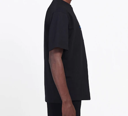 Camiseta Balenciaga Negra Logo Estampado Cuello Redondo Corte Regular. 594579TGV481000 Sizing Camiseta Balenciaga Negra Logo Estampado Cuello Redondo Corte Regular. 594579TGV481000