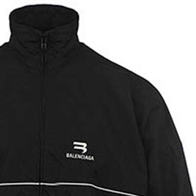 Balenciaga Jaket Hitam Logo Zip SS22 Regular Fit Gaya Kasual. 681882TYB181000 Details for Balenciaga Jaket Hitam Logo Zip SS22 Regular Fit Gaya Kasual. 681882TYB181000