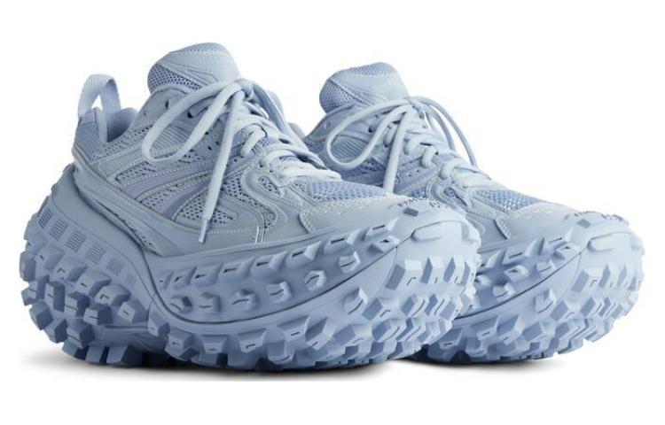 Lookbook Balenciaga Bouncer Sneaker ''Worn-Out - Biru Pudar'' 685613-W2RAM-4400