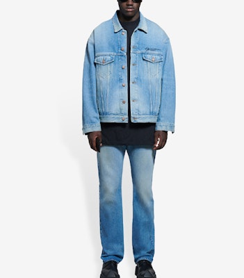 Balenciaga Jaket Denim Logo Sulam Klasik Biru Muda 657608TDW154307 Shop Balenciaga Jaket Denim Logo Sulam Klasik Biru Muda 657608TDW154307