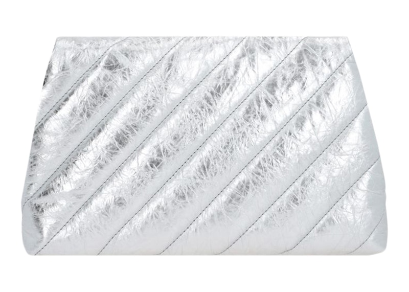 Lookbook 巴黎世家Crush Pelle手拿包