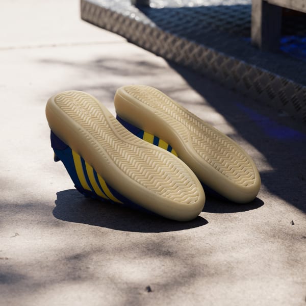 Shop Balenciaga Defender "Rojo y Negro" JI2319