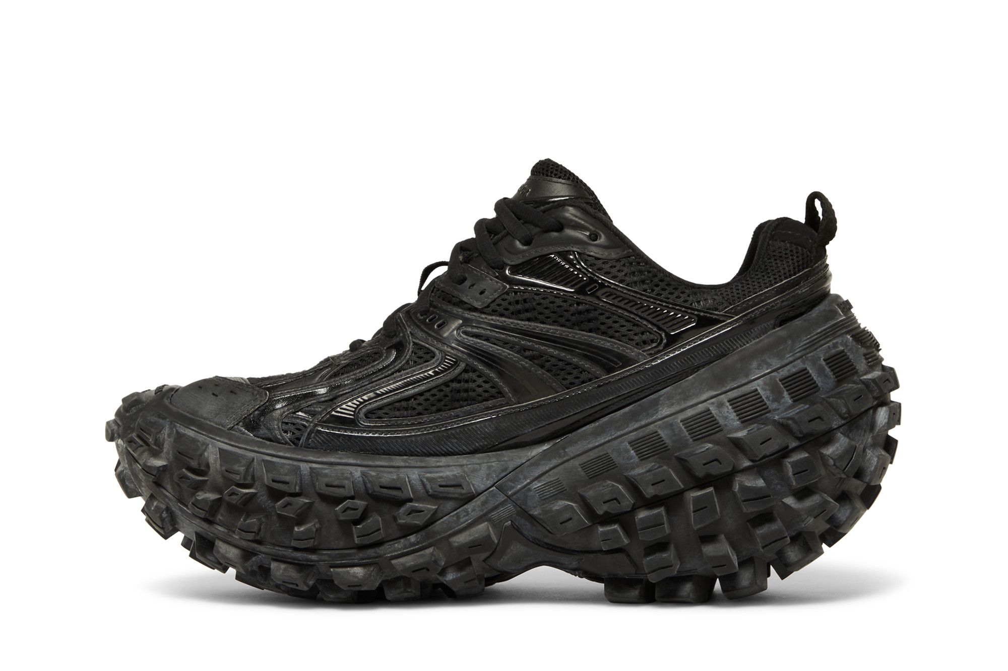 Shop Sneaker Balenciaga Defender ''Noir'' 685613-W2RA6-1000
