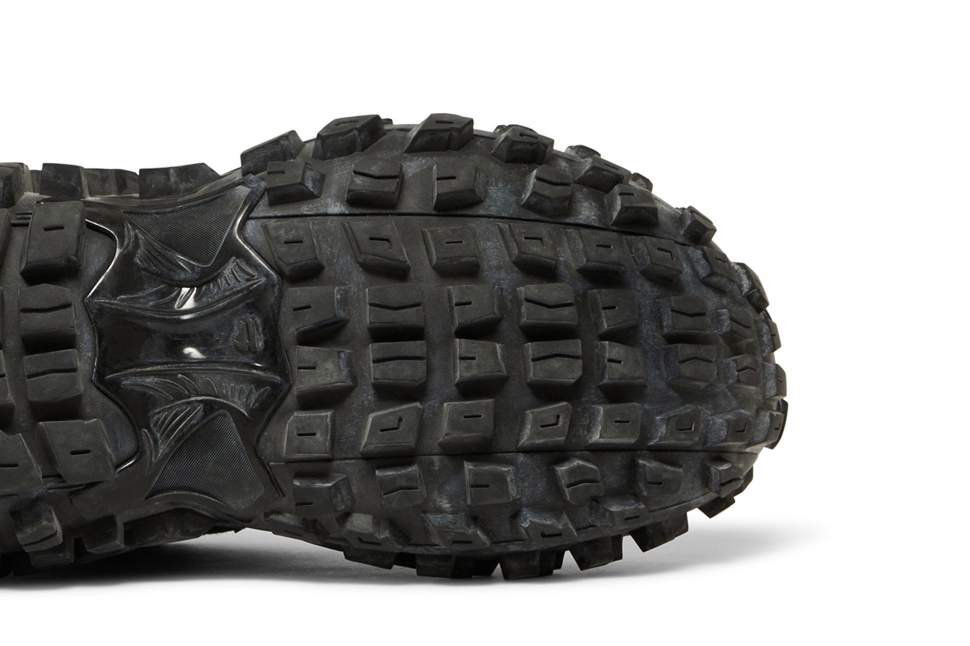 Details for Sneaker Balenciaga Defender ''Noir'' 685613-W2RA6-1000