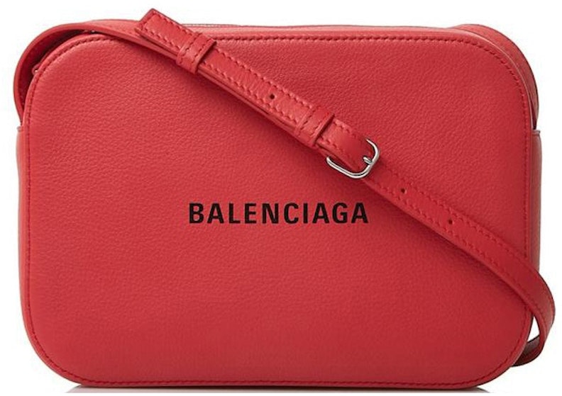 balenciaga-everyday-camera-shoulder-bag-xs-red