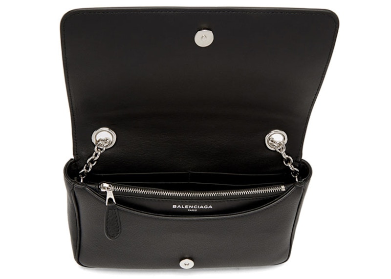 Order Balenciaga Dompet Rantai Hitam Sehari-hari