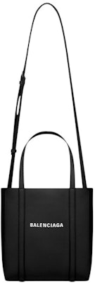 巴黎世家日常迷你手提包 XS 黑色 Lookbook 巴黎世家日常迷你手提包 XS 黑色