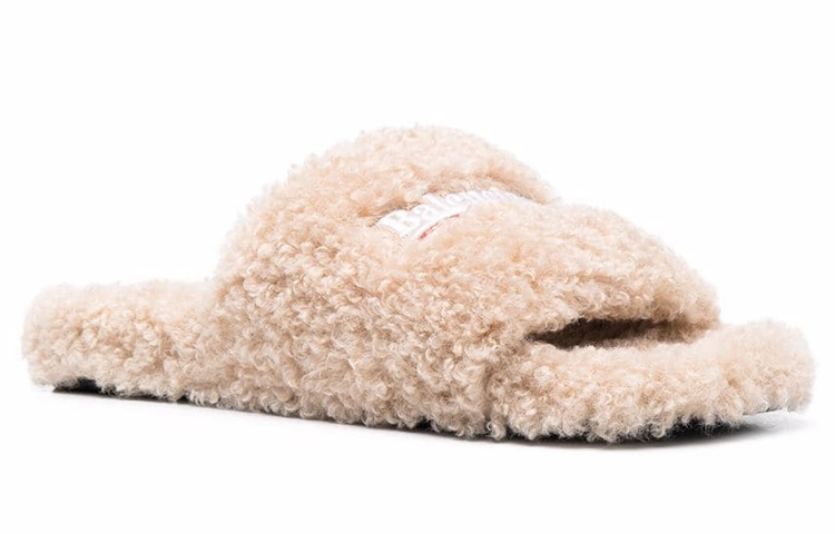 Lookbook 巴黎世家 刺繡毛絨拖鞋 米色