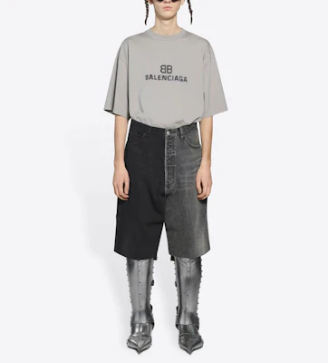 Balenciaga FW21 黑色拼接丹寧短褲. 662892TBP471055 Shop Balenciaga FW21 黑色拼接丹寧短褲. 662892TBP471055