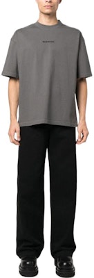 Camiseta Gris Balenciaga FW22 Regular Fit con Logo Bordado. 612966TNVG91300 Lookbook Camiseta Gris Balenciaga FW22 Regular Fit con Logo Bordado. 612966TNVG91300