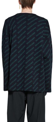 Balenciaga FW22 Logo Print Crewneck Sweater - Dark Blue. 736247T32334301 Shop Balenciaga FW22 Logo Print Crewneck Sweater - Dark Blue. 736247T32334301