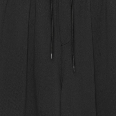 Balenciaga FW22 Logo Print Striped Relaxed Fit Shorts Black Men’s Casual Wear. 7040464C0B41000 Sizing Balenciaga FW22 Logo Print Striped Relaxed Fit Shorts Black Men’s Casual Wear. 7040464C0B41000