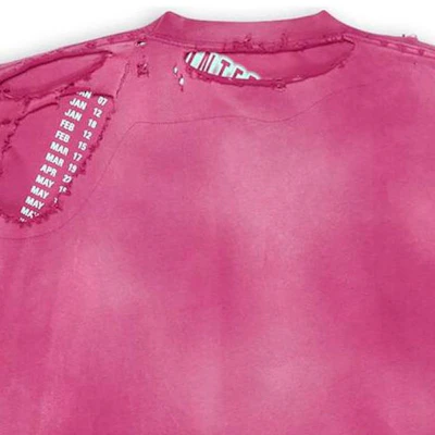 巴黎世家FW22修补Logo做旧宽松版粉色男女同款T恤。 704056TMVA50556 Details for 巴黎世家FW22修补Logo做旧宽松版粉色男女同款T恤。 704056TMVA50556