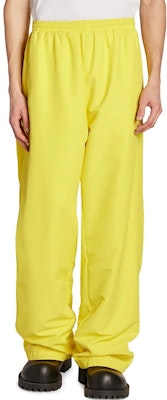 Balenciaga FW22 Yellow Logo Print Knit Straight-Leg Sweatpants Mens Regular Fit. 720215TKO487640 Shop Balenciaga FW22 Yellow Logo Print Knit Straight-Leg Sweatpants Mens Regular Fit. 720215TKO487640