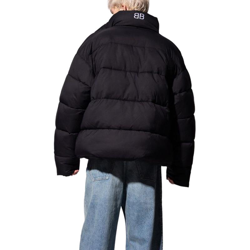 Shop Balenciaga FW23 Jaket Hitam Puffer - Warna Solid, Zip-Up, Potongan Biasa. 769408TJO031000