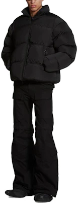 巴黎世家 FW23 黑色拉链夹克带简约标志印花 770505TPO061000 Shop 巴黎世家 FW23 黑色拉链夹克带简约标志印花 770505TPO061000