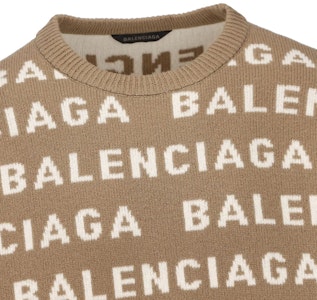 Balenciaga FW23 棕色字母提花男款寬鬆長袖毛衣。 761596T16739677 Shop Balenciaga FW23 棕色字母提花男款寬鬆長袖毛衣。 761596T16739677