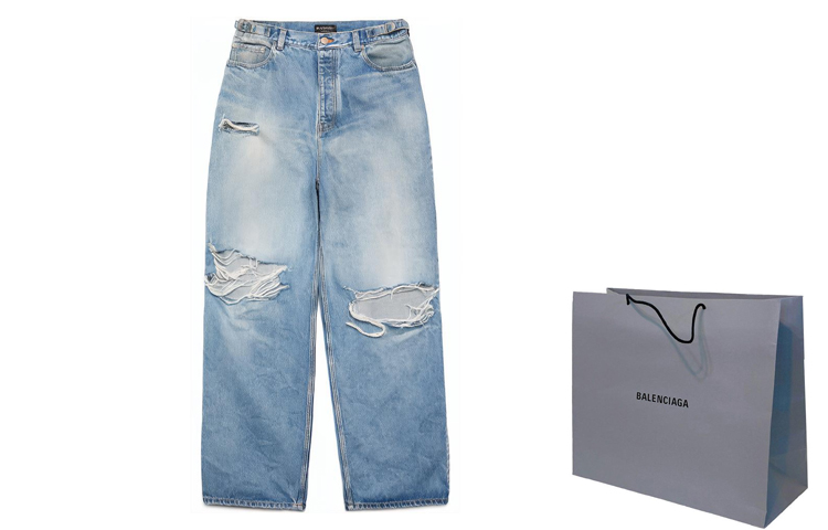 Shop Balenciaga FW23 Distressed Relaxed Fit Unisex Denim Jeans Blue. 697833TDW143341