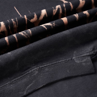 Balenciaga FW23 Letter Print Black Oversized Unisex Crewneck T-Shirt. 698811TOVT31055 Sizing Balenciaga FW23 Letter Print Black Oversized Unisex Crewneck T-Shirt. 698811TOVT31055