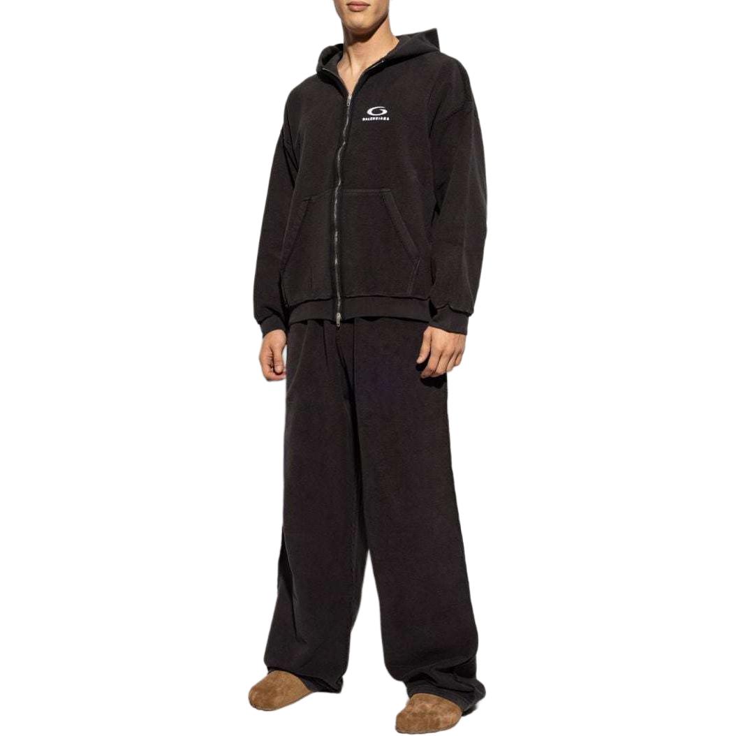 Lookbook Balenciaga FW24 黑色寬管針織運動褲 刺繡Logo 超火熱搜尋款式 808266TRVF3