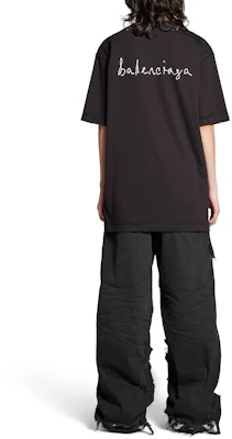 발렌시아가 FW24 디스트레스드 하트 루즈핏 블랙 티셔츠. 641675TQVV89034 Purchase 발렌시아가 FW24 디스트레스드 하트 루즈핏 블랙 티셔츠. 641675TQVV89034