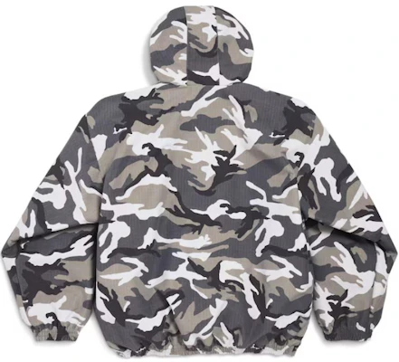 Balenciaga FW24 Jaket Ski Abu Camo Hoodie Zip Seri Skiwear 813160TRL081240 Lookbook Balenciaga FW24 Jaket Ski Abu Camo Hoodie Zip Seri Skiwear 813160TRL081240