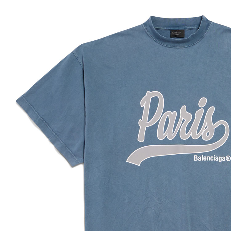 Shop Balenciaga FW24 Letter Print Oversized Unisex Faded Blue Crewneck T-Shirt. 787349TRVM19340