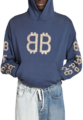 Balenciaga FW24 藍色標誌印花連帽衫 男女皆宜標準版型。 767877TOVU74108 Shop Balenciaga FW24 藍色標誌印花連帽衫 男女皆宜標準版型。 767877TOVU74108