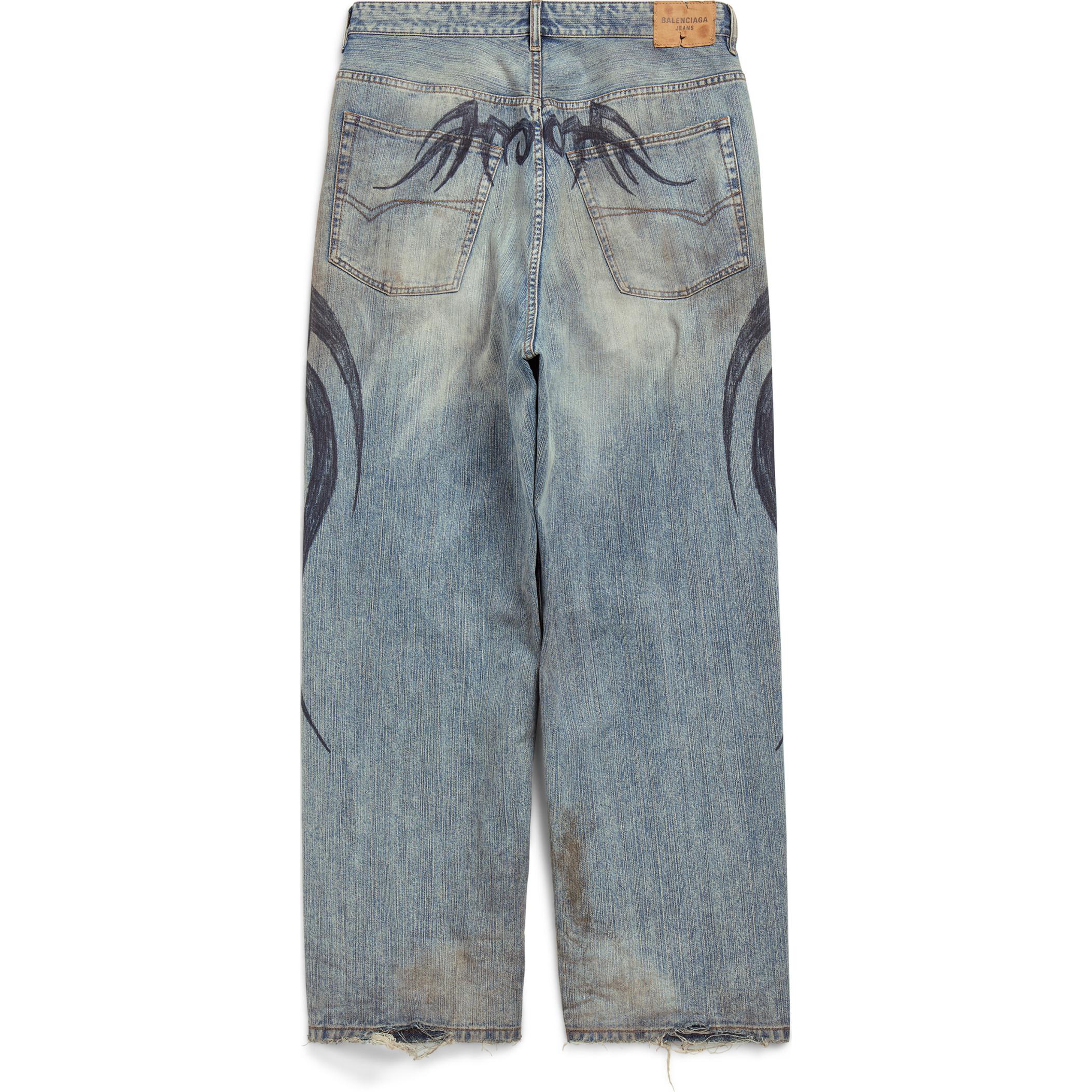 Lookbook Balenciaga FW24 Jeans Vaqueros Sueltos Unisex Azul con Logo Impreso. 809360TRW775760