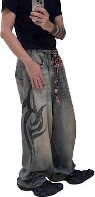 Balenciaga FW24 Jeans Vaqueros Sueltos Unisex Azul con Logo Impreso. 809360TRW775760 Purchase Balenciaga FW24 Jeans Vaqueros Sueltos Unisex Azul con Logo Impreso. 809360TRW775760