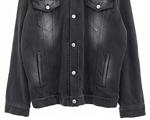 Balenciaga Jaket Denim Hitam Gradient Lengan Panjang Longgar Kasual. 662772TKVG51000 Sizing Balenciaga Jaket Denim Hitam Gradient Lengan Panjang Longgar Kasual. 662772TKVG51000