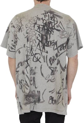 Balenciaga Graffiti Print Logo Patch Crewneck T-Shirt SS23 Grey Tee. 739028TOVA71300 Lookbook Balenciaga Graffiti Print Logo Patch Crewneck T-Shirt SS23 Grey Tee. 739028TOVA71300
