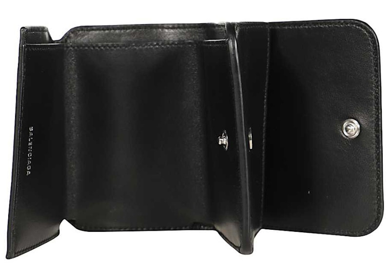 Lookbook Cartera Mini Negra Balenciaga Hello Kitty