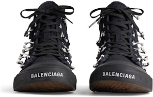 Balenciaga Sepatu Canvas Tinggi Warna 'Distressed Black' 688752W3RCQ1000 Lookbook Balenciaga Sepatu Canvas Tinggi Warna 'Distressed Black' 688752W3RCQ1000
