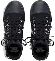 Balenciaga Sepatu Canvas Tinggi Warna 'Distressed Black' 688752W3RCQ1000 Shop Balenciaga Sepatu Canvas Tinggi Warna 'Distressed Black' 688752W3RCQ1000