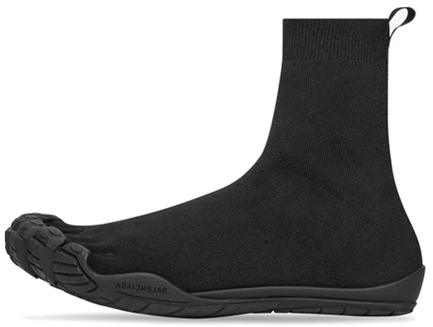 balenciaga-high-top-knit-slip-on-black-706306-w3-bea-1000