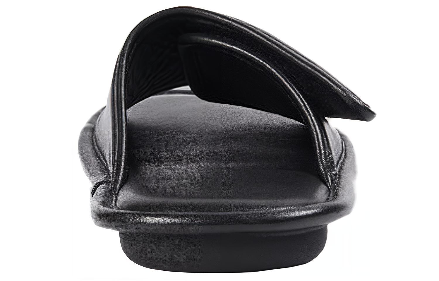 Shop Chaussons Balenciaga Home Small en Cuir Noir 615770WBAT11169
