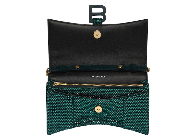 Lookbook Tas Balenciaga Hourglass dengan Berlian Imitasi Hijau