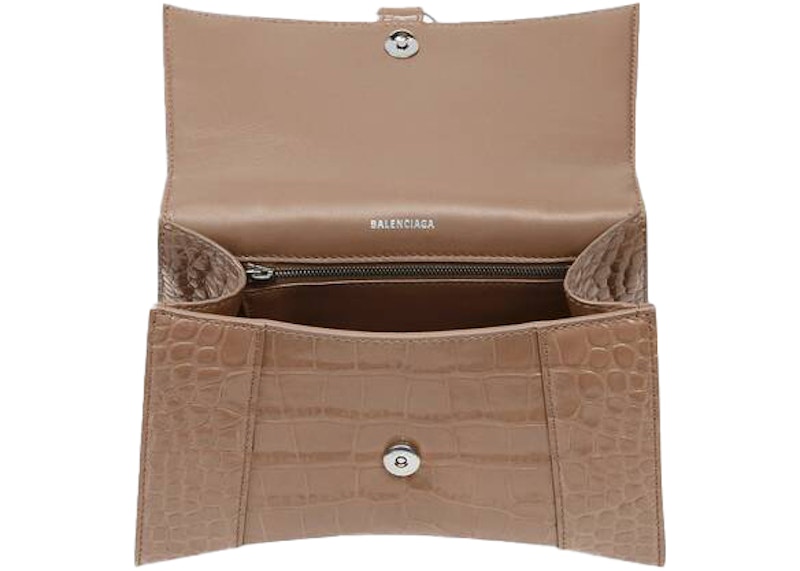 Lookbook 발렌시아가 아워글래스 미니 악어 밍크 탑 핸들 백 
