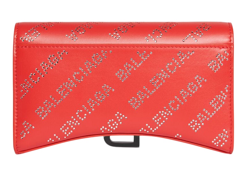 Lookbook Balenciaga Dompet Rantai Berkerlip Merah