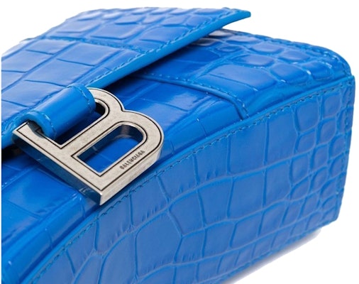 巴黎世家Hourglass XS浮雕手提包皇家蓝 Lookbook 巴黎世家Hourglass XS浮雕手提包皇家蓝