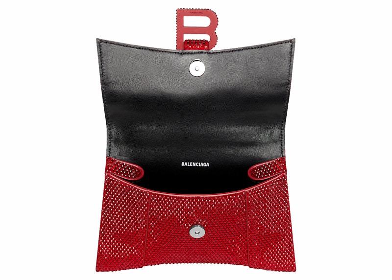 Lookbook Tas Balenciaga Hourglass XS dengan Rhinestones Merah.